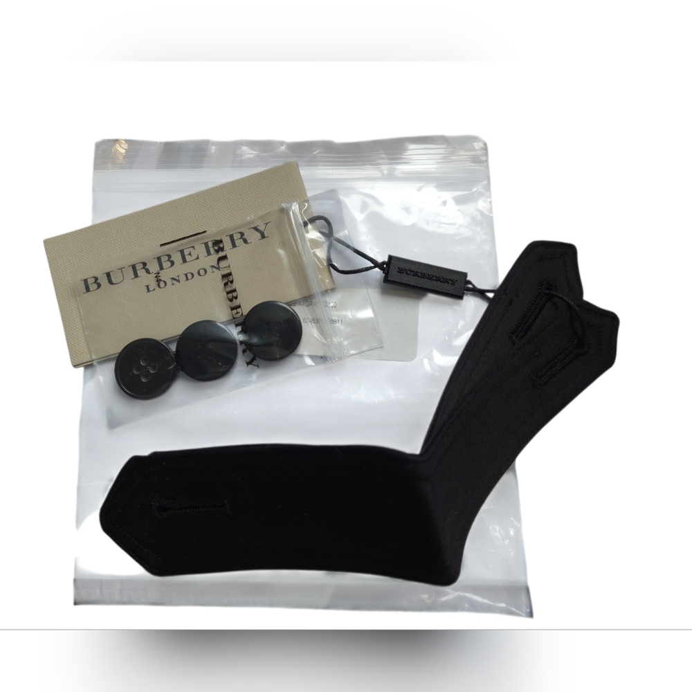 Burberry - NEW Replacement Shoulder Epaulette Set of 2 & 3 Replacement Buttons - Picture 4 of 9